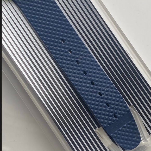 New Swatch Watch Grand Prix SCJ101 - Picture 3 of 3